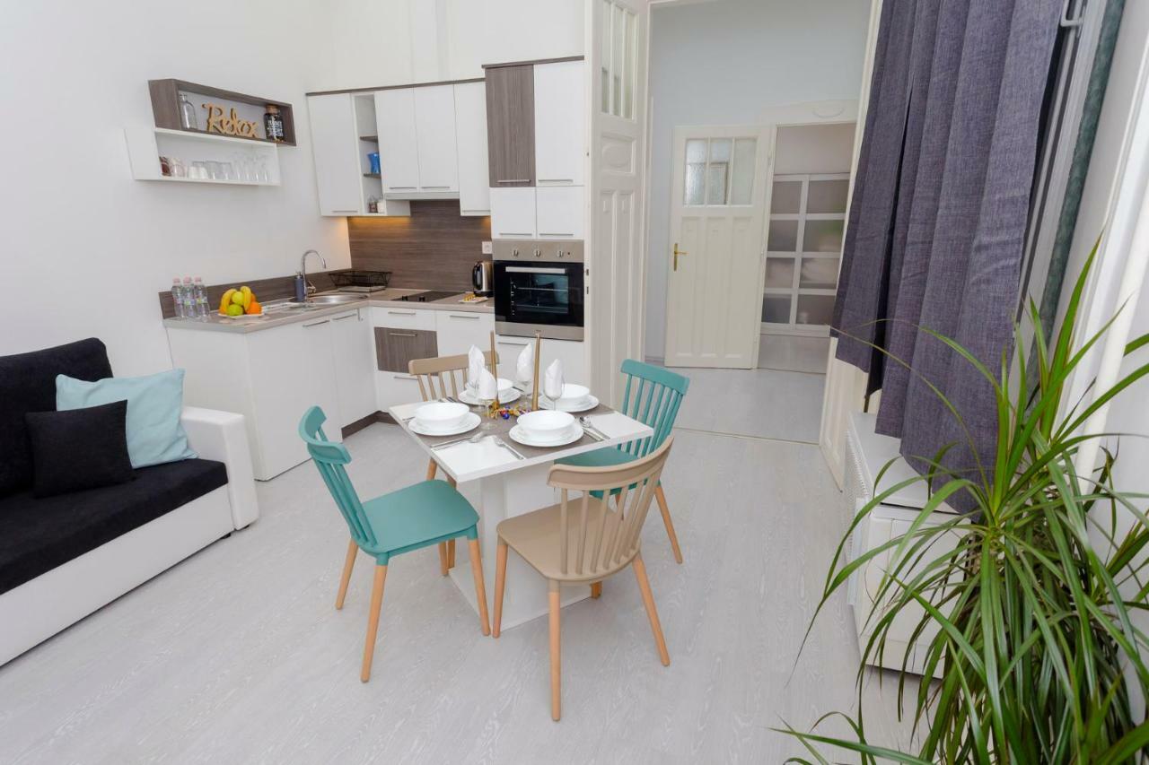 Boutique Residence Jokai - Apartment In The City Center Budapest Eksteriør billede